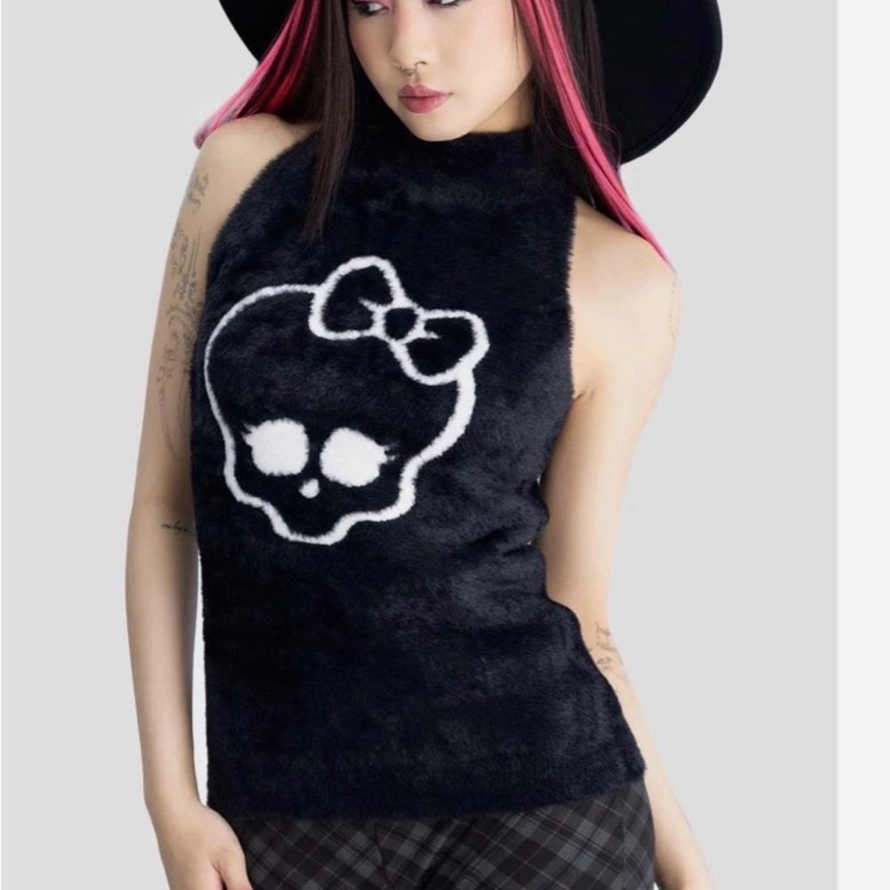 Black Fuzzy Killstar Monster High Skull Sweater. Size s NWT